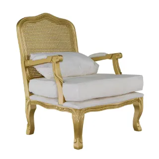 Poltrona King em veludo off white, acabamento dourado e rattan natural