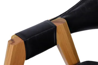 Cadeira Enfield — Madeira Maciça Amêndoa com Courino Preto, imagem 10 da galeria