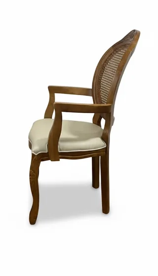 Cadeira Medalhão Entalhada com Braços — Imbuia com Rattan e Braços Facto Pérola, imagem 3 da galeria
